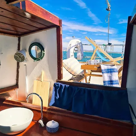 Botel Santiago- Boat House Olhao